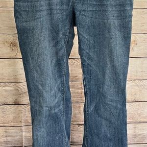 White House Black Market medium Wash jeans size 4s skinny flare